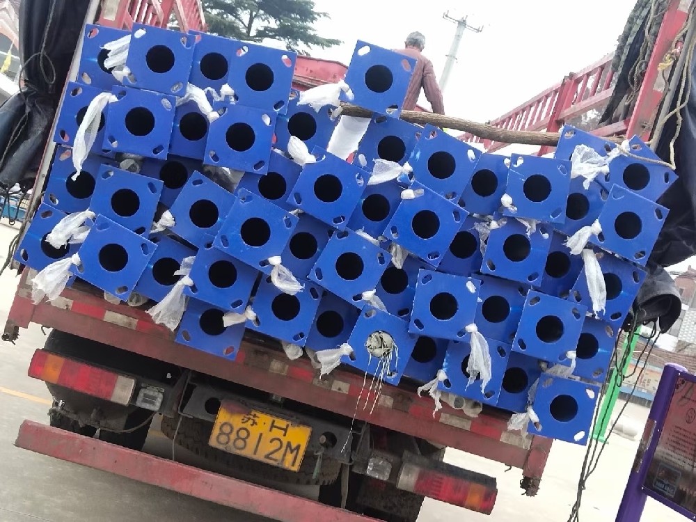 75套6米路灯杆发货